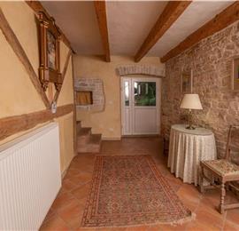 5 Bedroom Istrian Villa Estate with Large Pool and Gardens near Barban, Sleeps 12